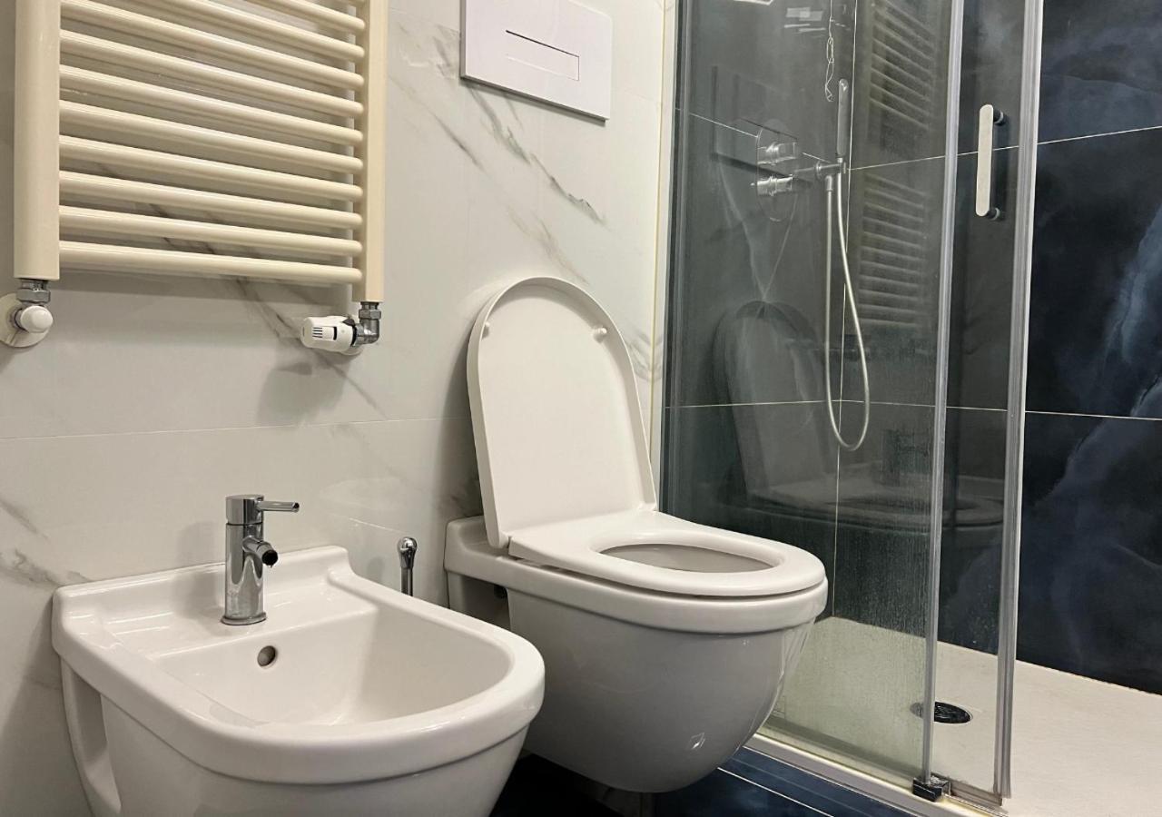 La Casa Di Charlie - Stazione Centrale Milánó Kültér fotó